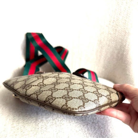 Gucci authentic brown monogram coated canvas crossbody bag - Picture 11 of 14